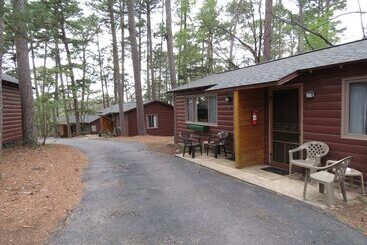 房子  Tall Pines Inn