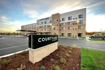 فندق Courtyard By Marriott East Lansing Okemos