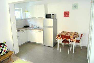 Apartments Leo