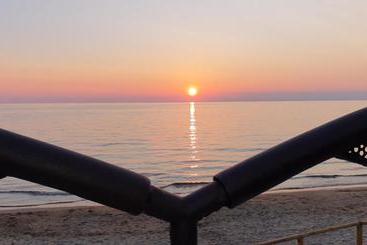 تختخواب و صبحانه A Un Passo Dal Mare