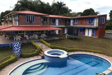 هتل Finca  La Santamaria