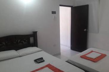 مسافرخانه Taganga S Sunset