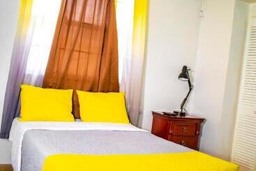 بنسيون Potter S Place Guest House