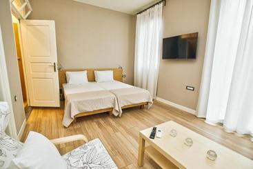 Casa Mia Apartments
