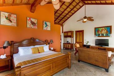 هتل The Colonial At Jaguar Reef