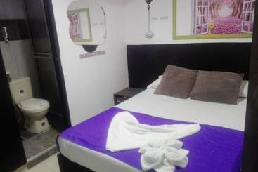 هتل El Amanercer Parque Del Agua Residencia Muy Central