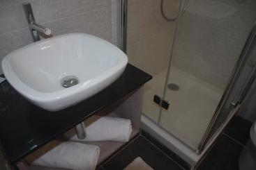 هتل Hôtel Des Amandiers