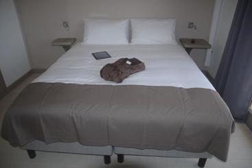 هتل Hôtel Des Amandiers