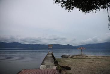 هتل Pandu Lakeside  Tuktuk