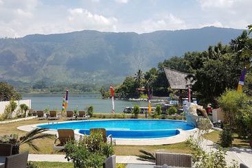 هتل Zoe S Paradise Waterfront