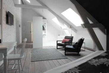پانسیون Maison Nationale City Flats & Suites