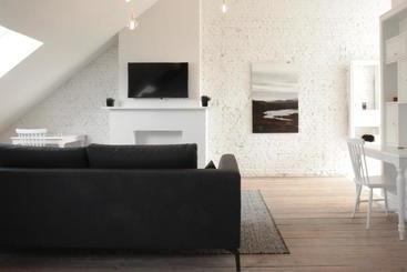پانسیون Maison Nationale City Flats & Suites