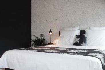 پانسیون Maison Nationale City Flats & Suites
