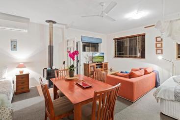 مبيت وإفطار Eden Lodge