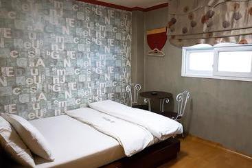 Gumi A Motel