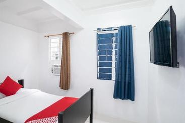 酒店 Aguados Place By Oyo Rooms