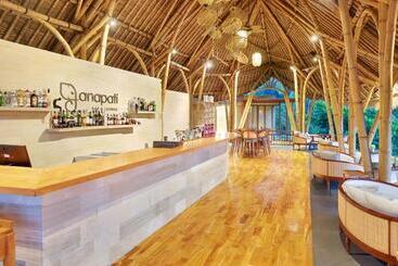 Отель Aksari Luxury Resort & Spa Ubud By Ini Vie Hospitality
