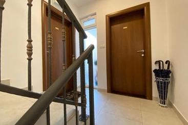 پانسیون Apartments & Rooms Mostar Story