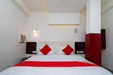 هتل D' Seasons By Oyo Rooms