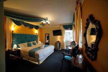 Gatsby Hotel Collection