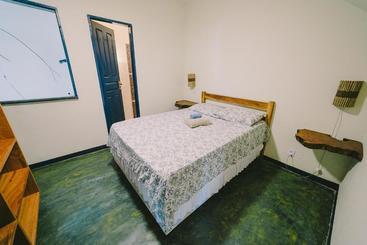 هتل Odoyá Hostel