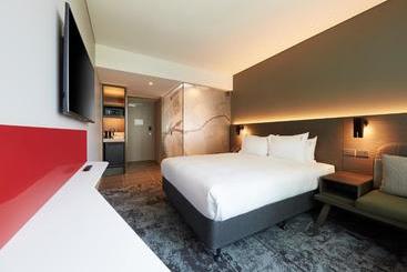 هتل Holiday Inn Express Melbourne Southbank, An Ihg