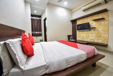 هتل Lords By Oyo Rooms