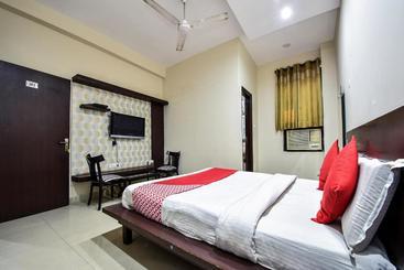 هتل Lords By Oyo Rooms
