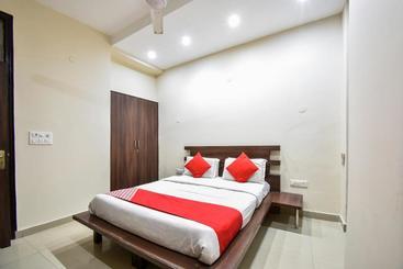هتل Lords By Oyo Rooms