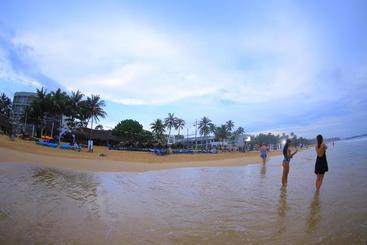 هتل Refresh Blue