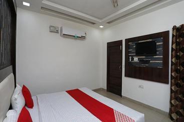 هتل Vanaya Palace By Oyo Rooms
