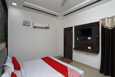 هتل Vanaya Palace By Oyo Rooms