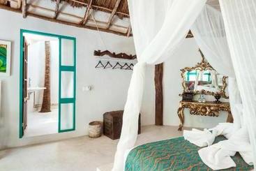 هتل Cormoran Tulum & Cenote