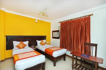 هتل Dreams Manor By Oyo Rooms