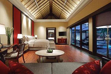 هتل The Trans Villa Bali