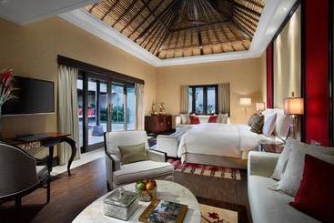 هتل The Trans Villa Bali