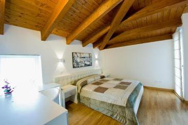 Jolie Bed And Breakfast