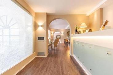 هتل La Gardenia & Villa Oleandra