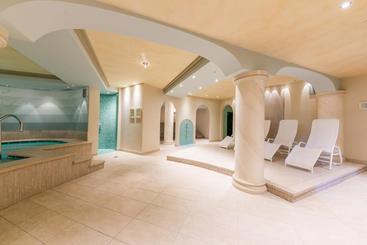 هتل La Gardenia & Villa Oleandra