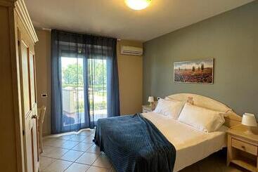Апартаменты Le Residenze Di Santa Costanza   Le Dimore