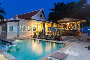 Chaweng Cove Beach Resort