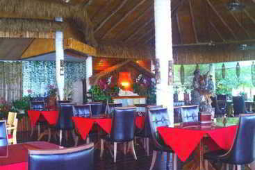 هتل Crystal Bay Yacht Club Beach Resort