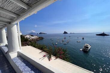 فندق فئة نجمة واحدة Resort Villa Lydia