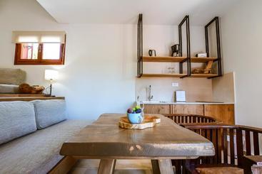 هتل Anais Suites