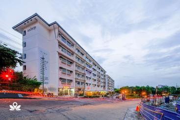 هاستل Zen Rooms Woodridge Mckinley Bgc