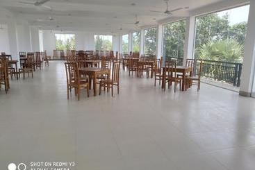 هتل Esha Beach Resort