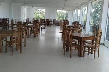 هتل Esha Beach Resort