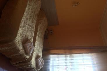 مسافرخانه Ronai Holl Guest House