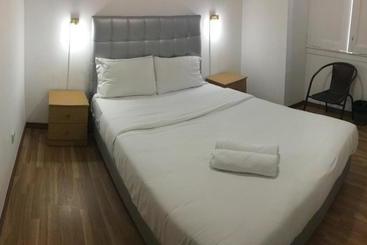 Just Lisbon Hostel & A.l
