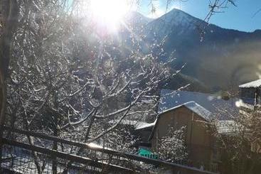 هتل Rodnik Guest House